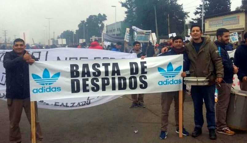 Adidas avanza con los despidos: dejó a 112 familias en la calle