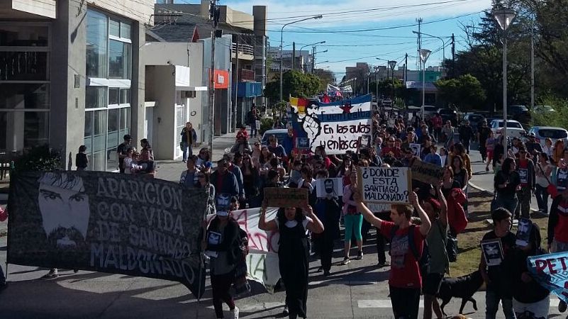 Viedma marchó por Santiago Maldonado