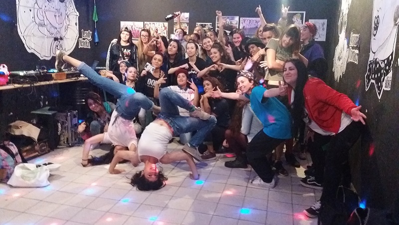 Se realizó la primera asamblea de mujeres hiphoperas