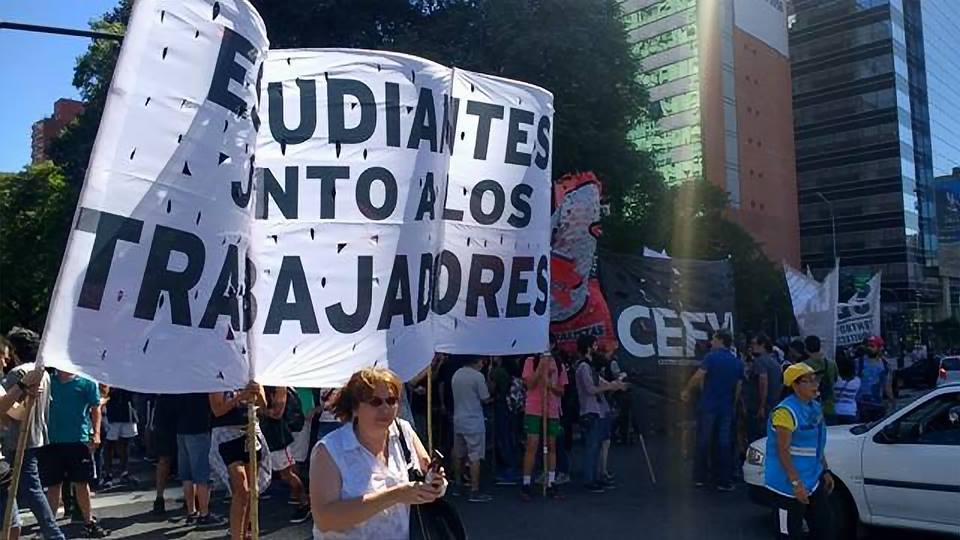 Hospital Posadas: Unidad entre los trabajadores de la salud y estudiantes