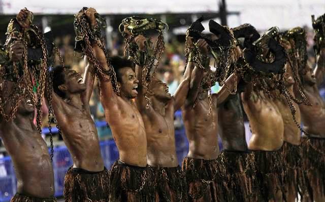 Este año el Carnaval puso en la avenida el grito de revuelta de los brasileños