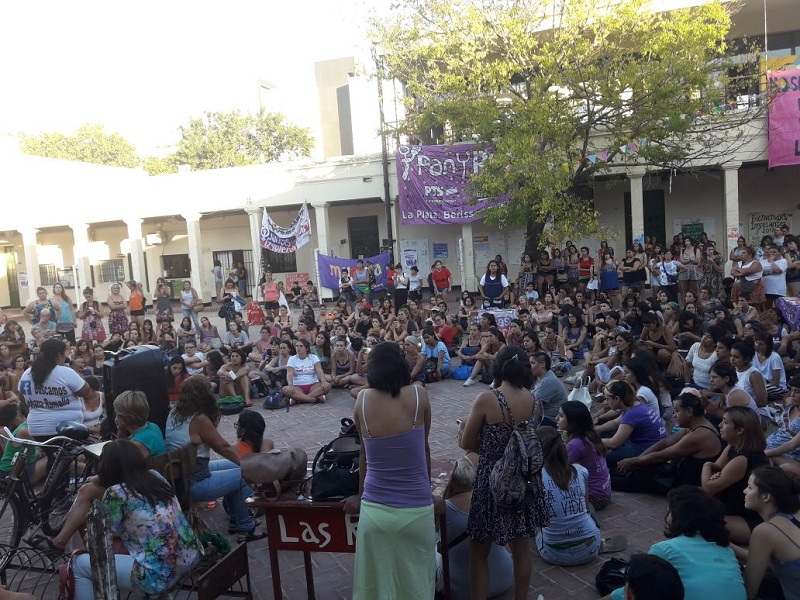 Primera asamblea para organizar el 8M en La Plata: ¡queremos que la tierra tiemble!