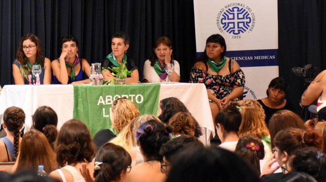 El aborto en debate: una cátedra que atañe a los derechos humanos