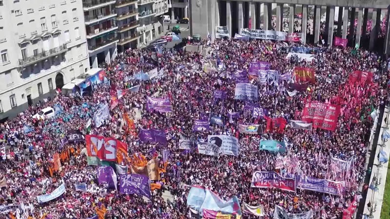 8 de marzo: hagamos temblar la tierra, por el Pan y por las Rosas