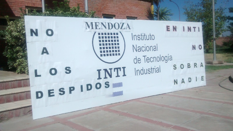 Acampe en INTI Mendoza contra los despidos