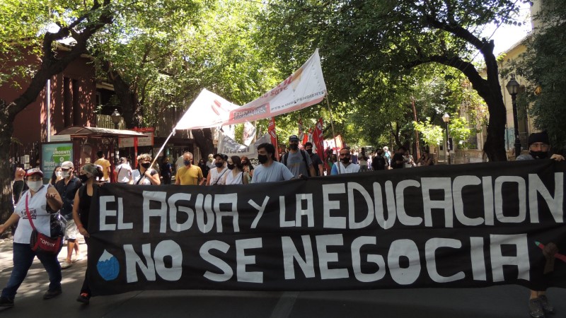 A pedido de las empresas, incluirán contenidos prominero en las escuelas de Mendoza