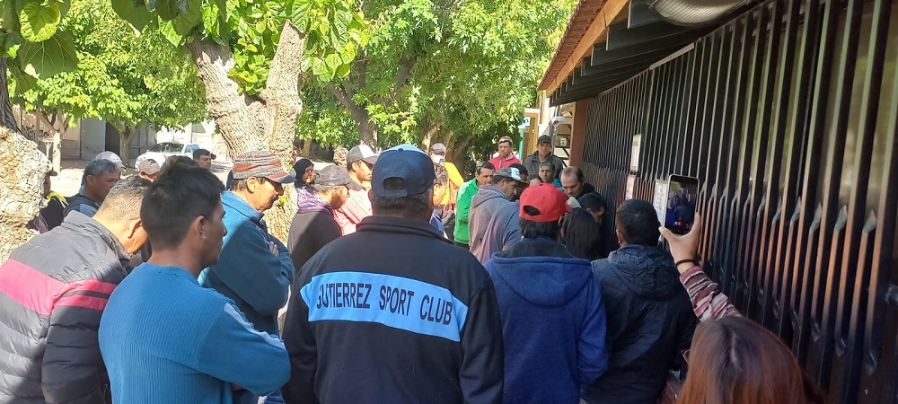 Contratistas de viña convocan a marchar el lunes: reclamaron frente a su sindicato para pelear por un sueldo digno