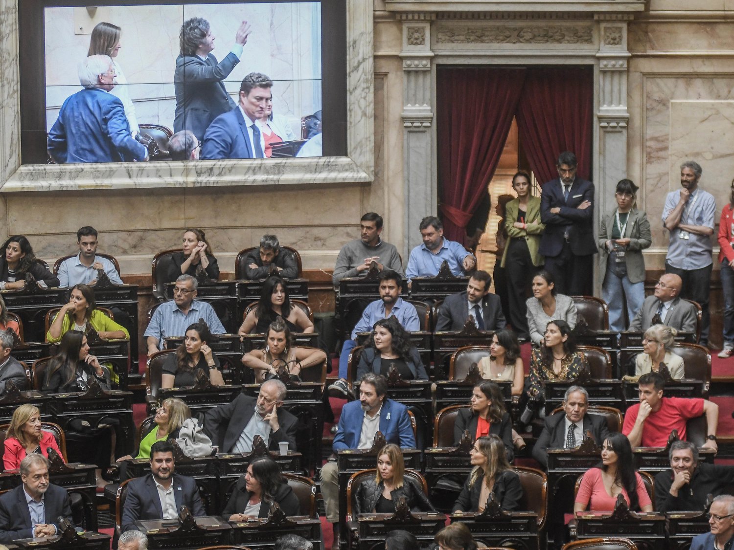 El peronismo se bajó de la comisión investigadora a diputados que visitaron genocidas