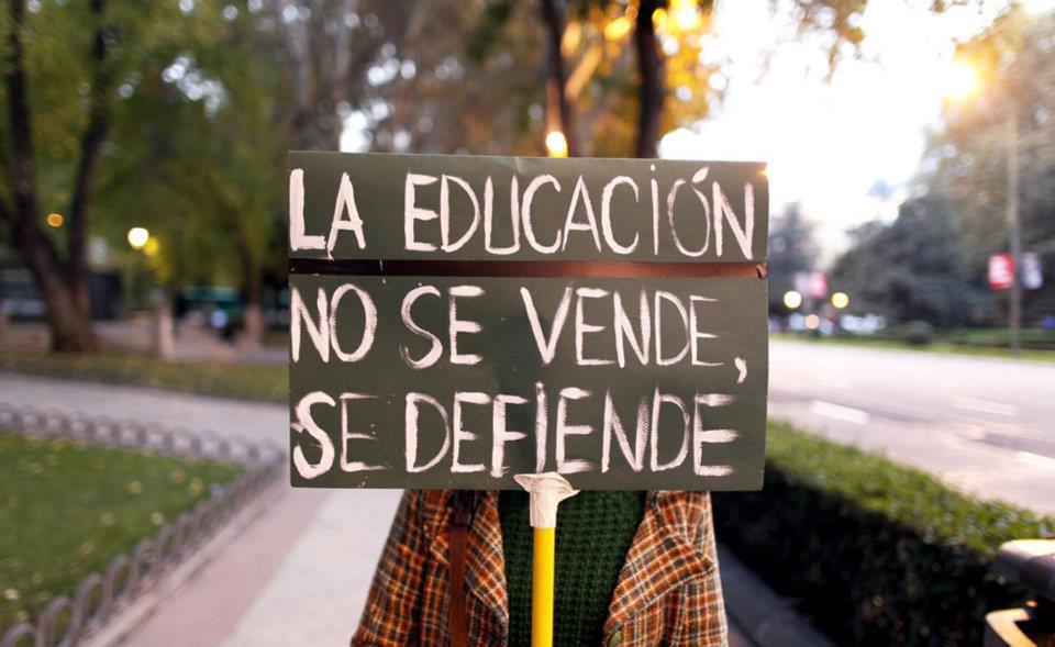 El gobierno quiere declarar la educación como servicio esencial y ataca el derecho a huelga