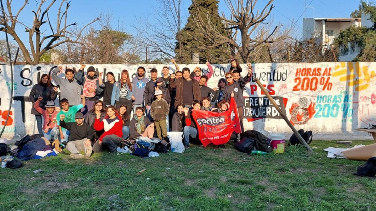 Merlo: jornada artística frente a Pirelli en apoyo a la lucha del neumático 