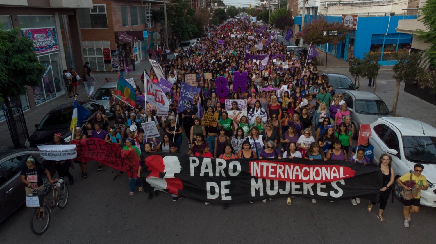 Importante movilización en Trelew en este 8M