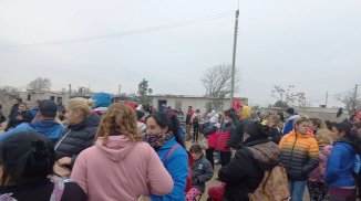 [Video] Concentración en Barrio Chingolo contra amenaza de desalojo a vecinos