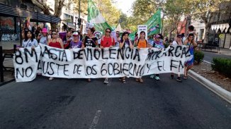 Con una fuerte denuncia a las políticas de ajuste, las mujeres marcharon por sus derechos