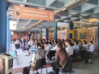 Docentes y estudiantes realizan clases públicas en Económicas UBA