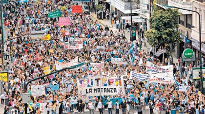 Suteba y Ctera llamarán a paro y movilización el miércoles 29