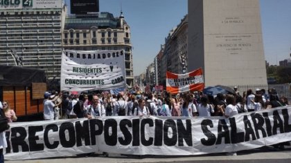 "Los aplaudían en pandemia y ahora los olvidan": la calle opina de la lucha de residentes y concurrentes 