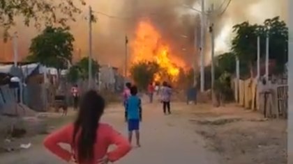 Siguen ardiendo las Yungas de Jujuy y amenazan con llegar a un barrio de Yuto