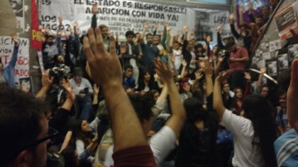 Joaquín V. González: masiva asamblea rechaza reforma educativa del macrismo