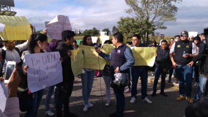 Estudiantes de la UAEM toman su escuela contra la antidemocracia