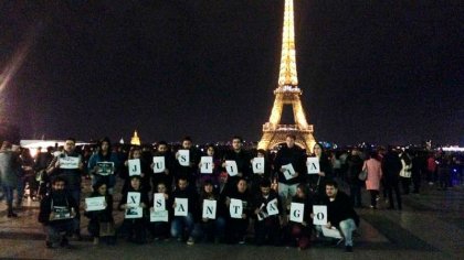 [VIDEO] Homenajes a Santiago Maldonado desde el Muro de los Federados y la Torre Eiffel en París