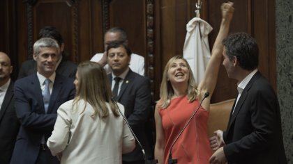 Myriam Bregman juró como legisladora y criticó a Cambiemos - YouTube