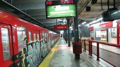 Subte: paro de la línea B contra suspensión discriminatoria y anuncio de despido