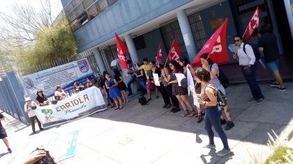 Antofagasta: Dirigentes sindicales y docentes contra la persecución política de Escuela Patricio Cariola