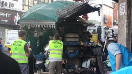 Operativo represivo en Liniers: la Policía desmantela puestos de venta ambulante