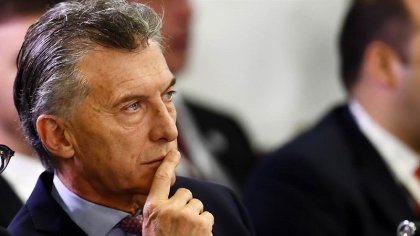 Macri inicia gira europea mientras cae su imagen en las encuestas