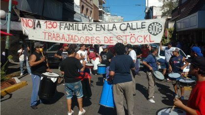 Trabajadores de Stockl se movilizan a la municipalidad de Almirante Brown