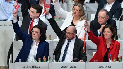 El SPD apoya la “gran coalición” con Merkel