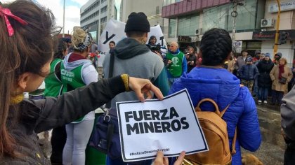 Río Gallegos: movilización en solidaridad con los trabajadores despedidos de YCRT