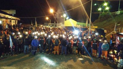 Mineros de Río Turbio se solidarizan con los trabajadores del Hospital Posadas - YouTube