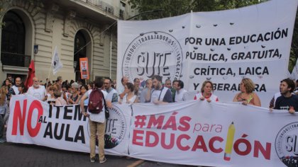 Mendoza: multitudinaria marcha docente en defensa de la educación pública