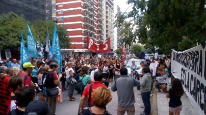 Mar del Plata: marchan a Tribunales a dos meses de la domiciliaria a Etchecolatz