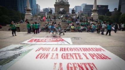 A seis meses del terremoto, marchan vecinos de Benito Juárez