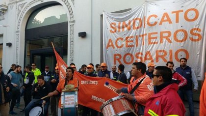 Aceiteros: continúa la lucha contra los despidos en Cargill