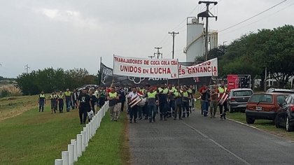 Gran acción de trabajadores de Coca-Cola por reclamo salarial