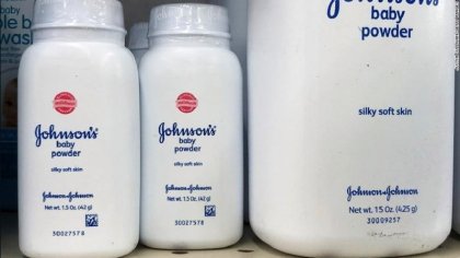 Johnson & Johnson suspenderá la venta de su talco para bebés en todo el mundo