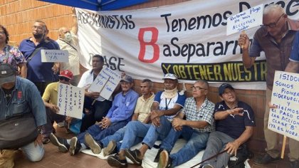 Jubilados y pensionados de CVG: "Los forzamos a reunirse con nosotros con la huelga de hambre"