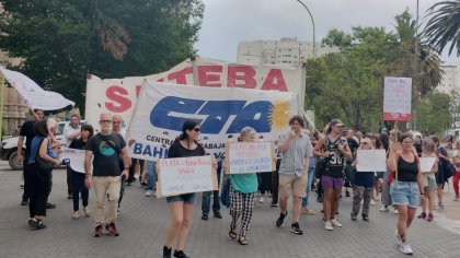 En Bahía Blanca movilizan contra el DNU y por las familias afectadas por el temporal