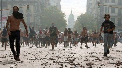 Jornadas revolucionarias: hace 21 años el mundo miraba la rebelión popular en Argentina