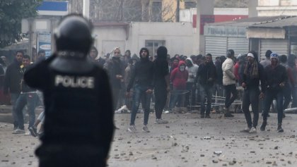 Túnez: segunda noche de ira contra las políticas de austeridad