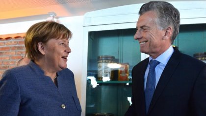 Macri se reunió con Merkel y empresarios: les suplicó que inviertan en Argentina