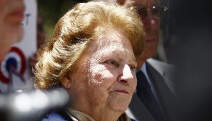 Lucía Hiriart ingresa en estado grave al Hospital Militar