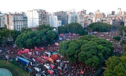 Asamblea en Télam rechaza la persecución a siete trabajadoras que participaron del 8M