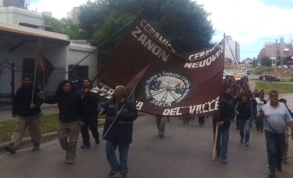 Ceramistas marcharon exigiendo respuestas a las gestiones obreras