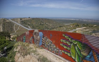 Comité de Seguridad Nacional aprobó millonario presupuesto para el muro fronterizo de Trump