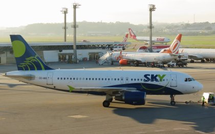 Sky Airlines anuncia el despido de más 700 trabajadores por un “ajuste en el modelo de costos”