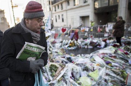 Charlie Hebdo agotó su tirada en Francia, con fuertes críticas en países de mayoría musulmana